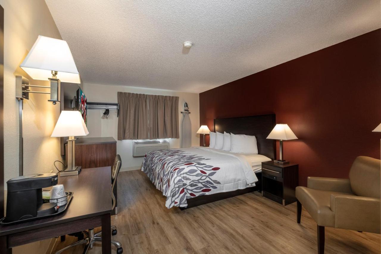 Red Roof Inn Грінсбург Екстер'єр фото
